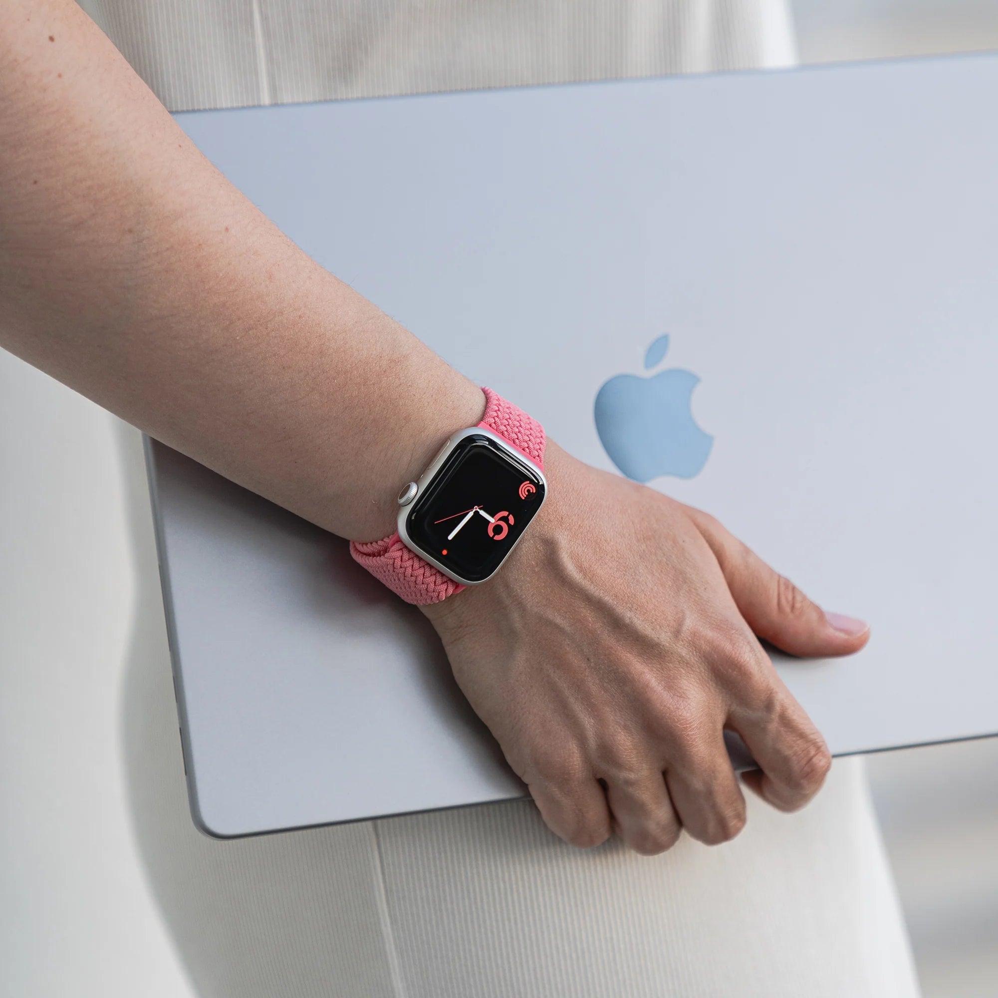 Geflochtenes Apple Watch Armband mit Magnetverschluss